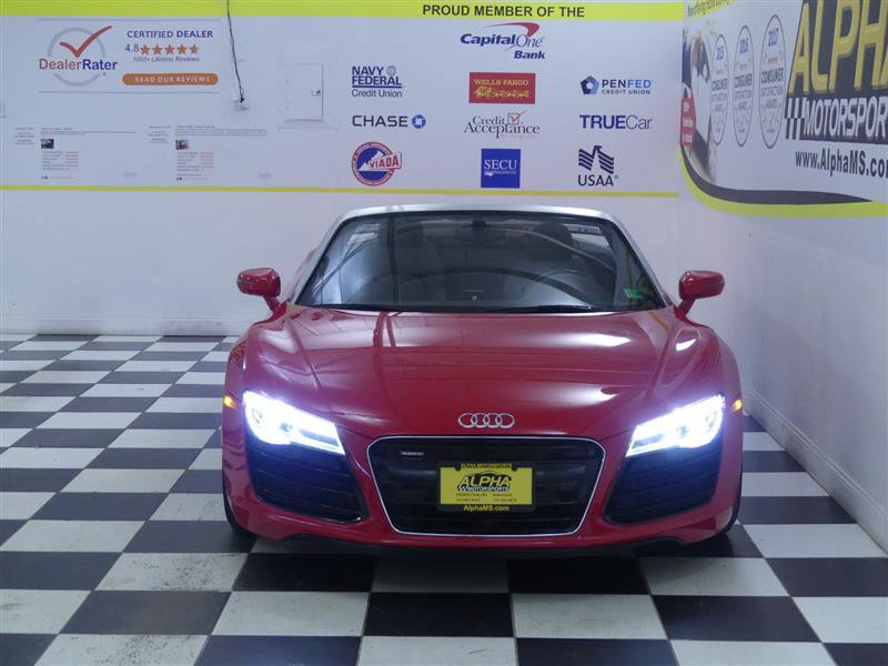 Used 2014 Audi R8 V8 w/ Convenience Package image 2