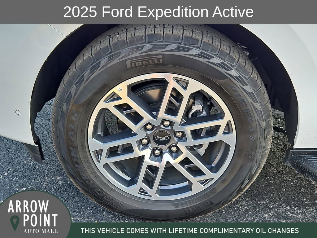 Used 2025 Ford Expedition Active AWD/4WD image 16