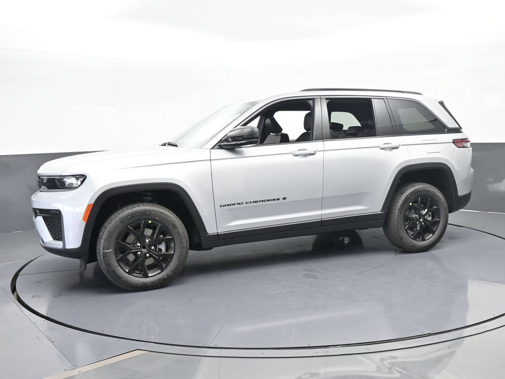 New 2026 Jeep Grand Cherokee Altitude RWD image 2