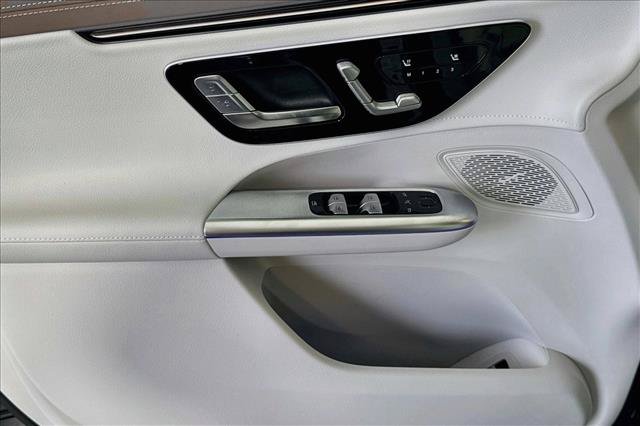 New 2027 Mercedes-Benz EQE 320 4MATIC SUV image 16