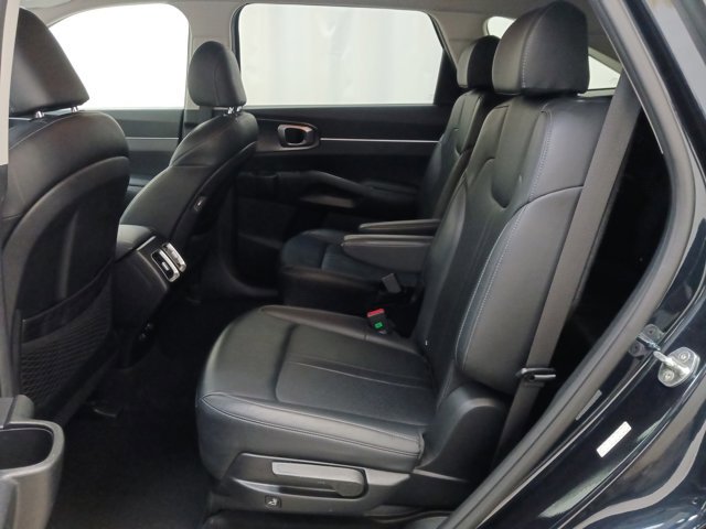 Used 2022 Kia Sorento S image 13