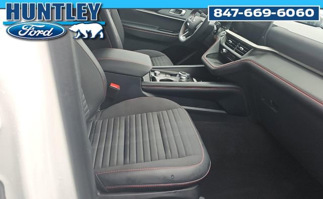 Used 2025 Ford Explorer ST-Line w/ Premium Package image 7