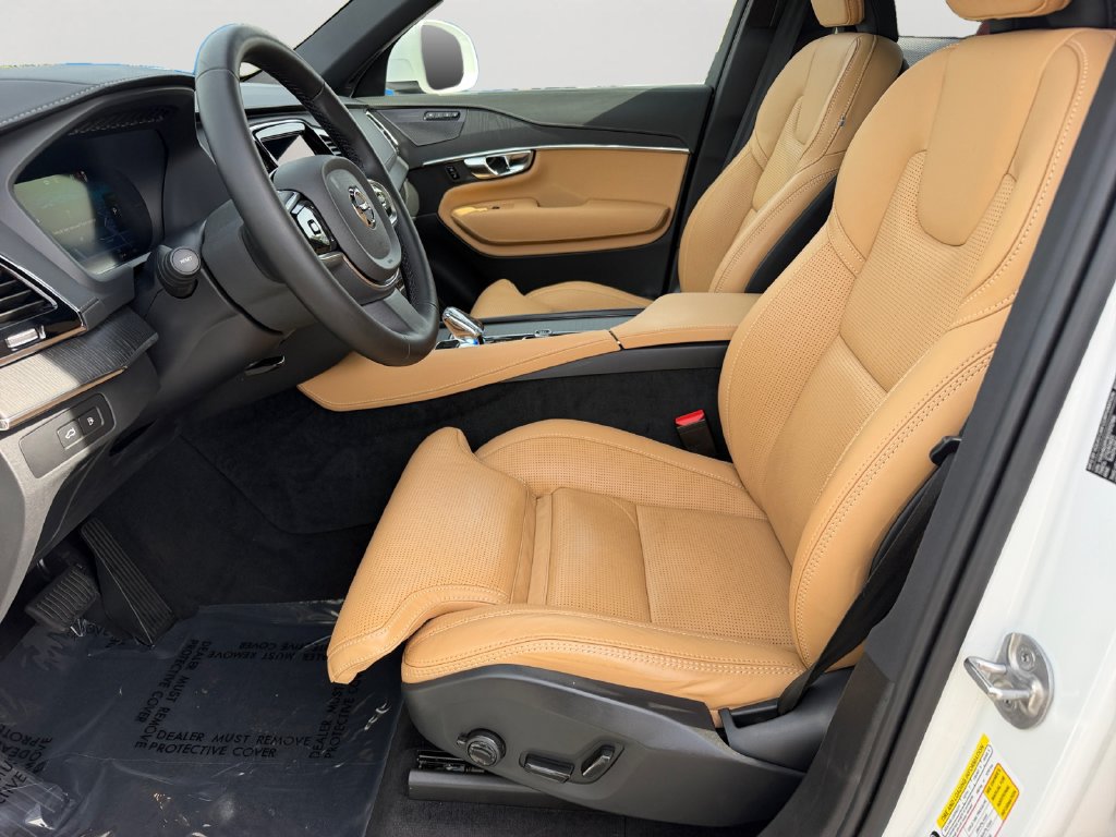 Certified 2025 Volvo XC90 T8 Ultra w/ Protection Package Premier AWD/4WD image 16