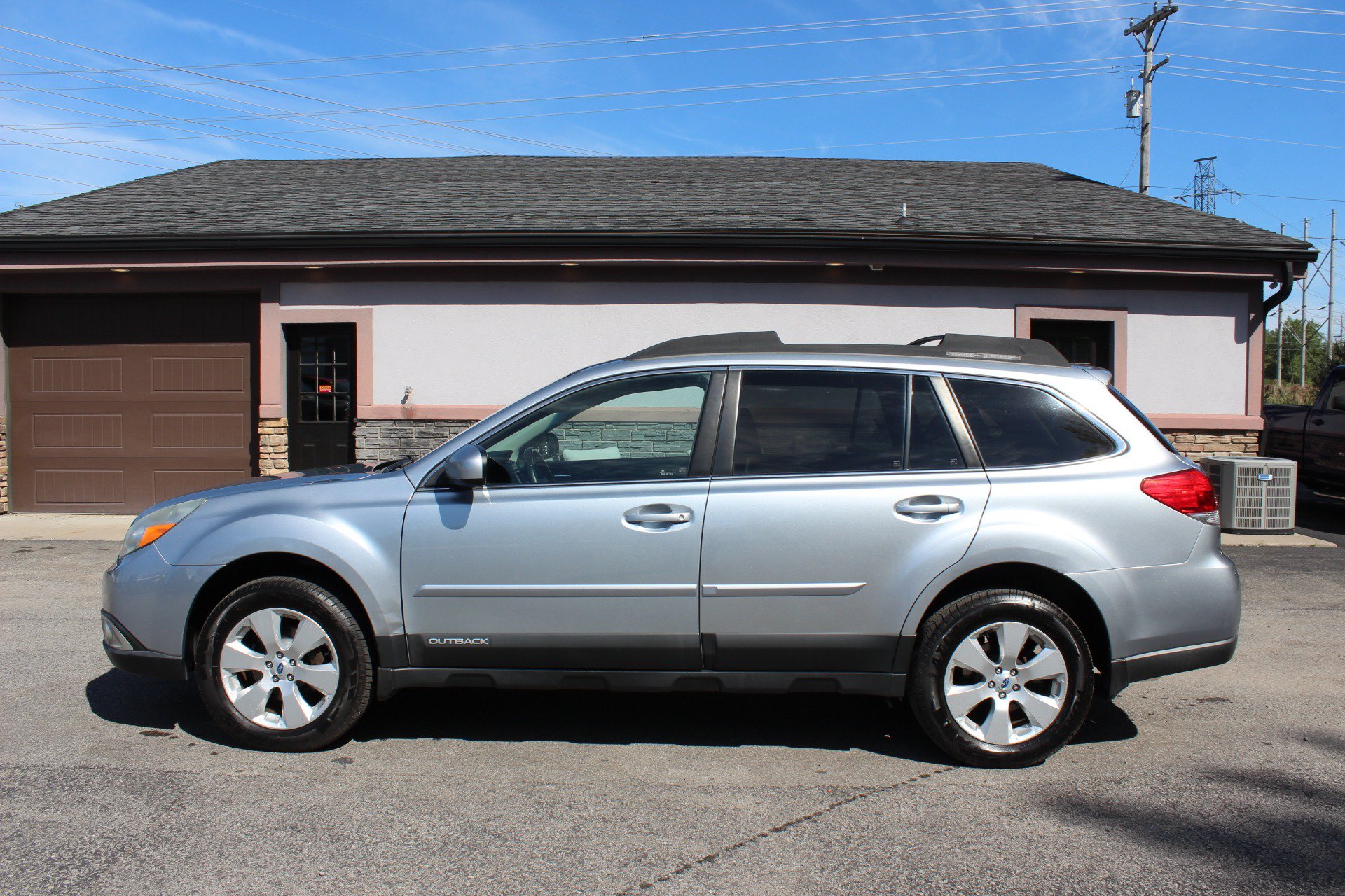 Used 2012 Subaru Outback 2.5i Limited w/ Moonroof Pkg AWD/4WD image 10