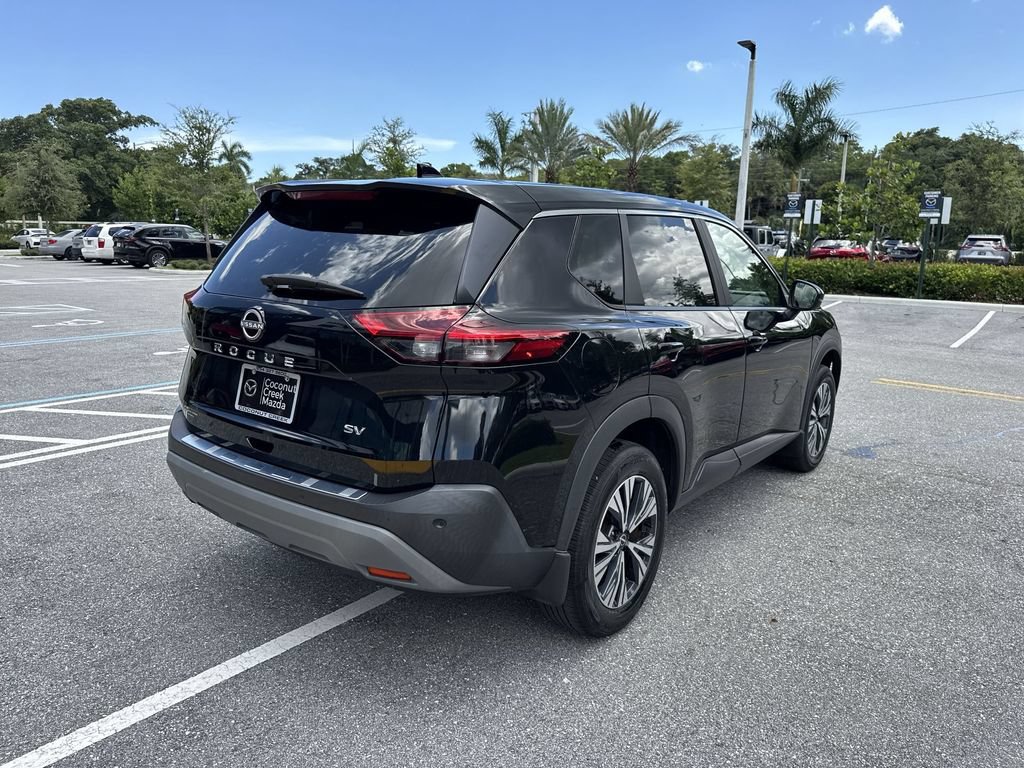 Used 2023 Nissan Rogue SV FWD image 3