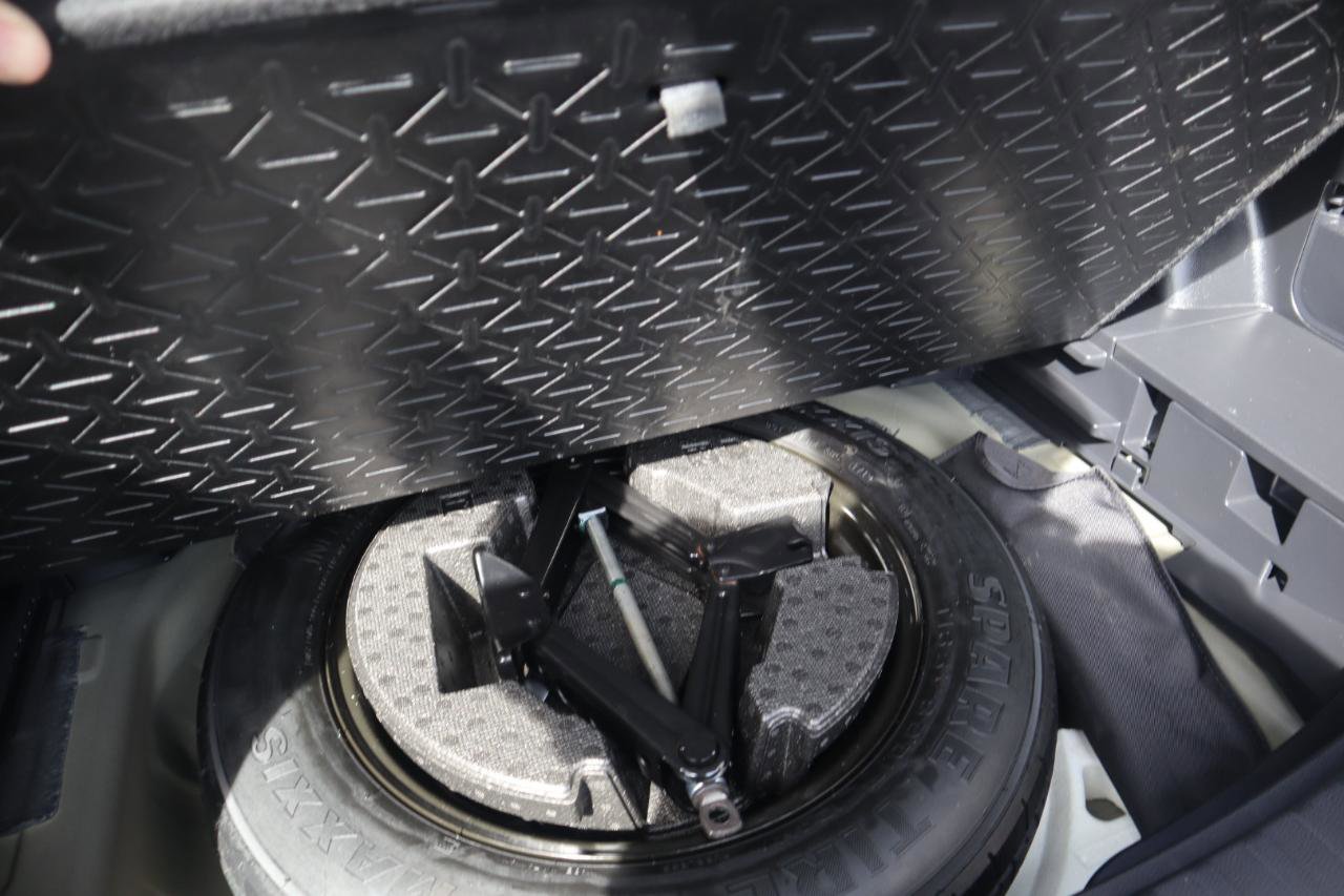 Used 2019 Toyota RAV4 LE w/ All Weather Liner Package AWD/4WD image 48