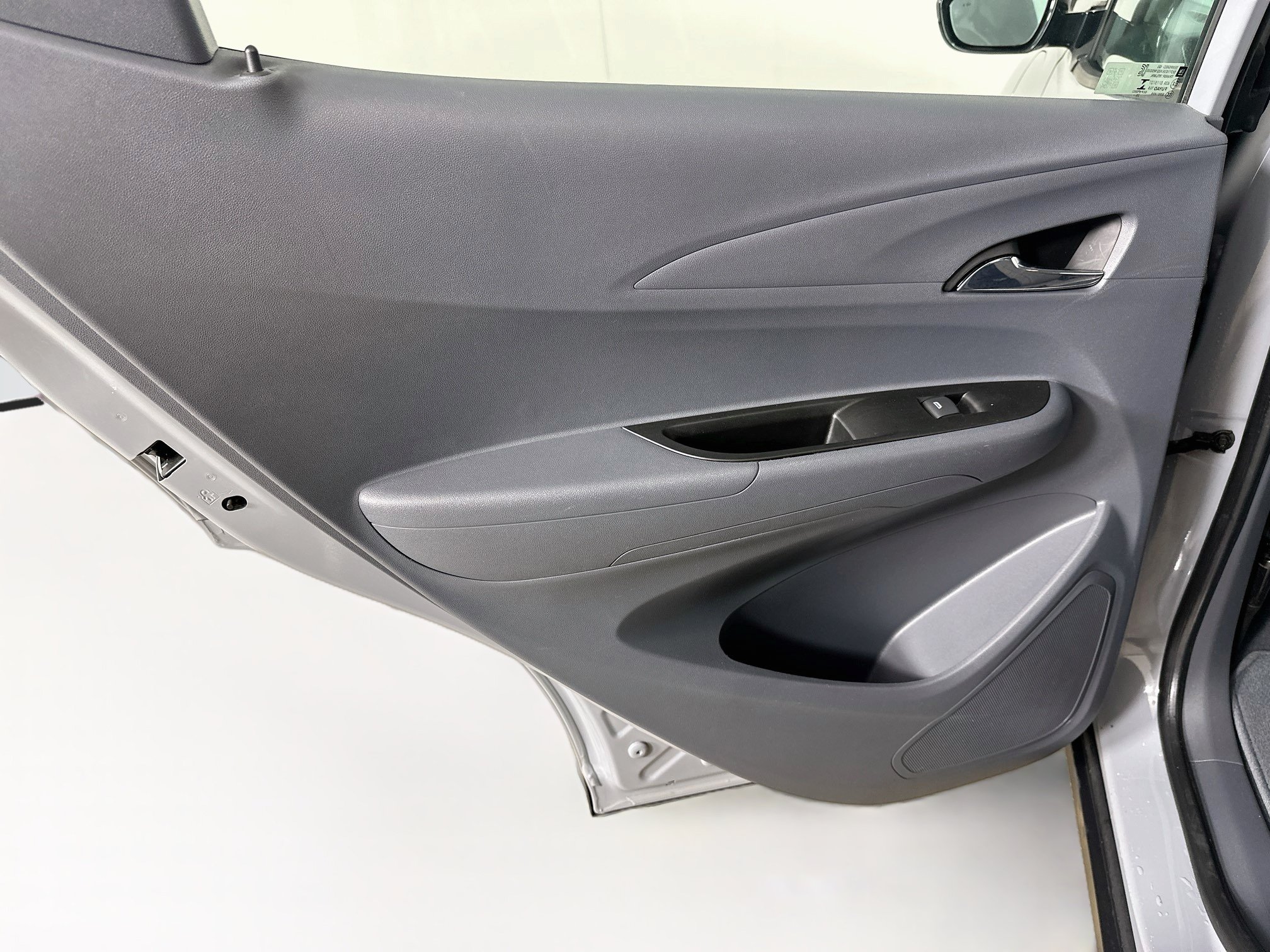 Used 2020 Chevrolet Bolt LT FWD image 25