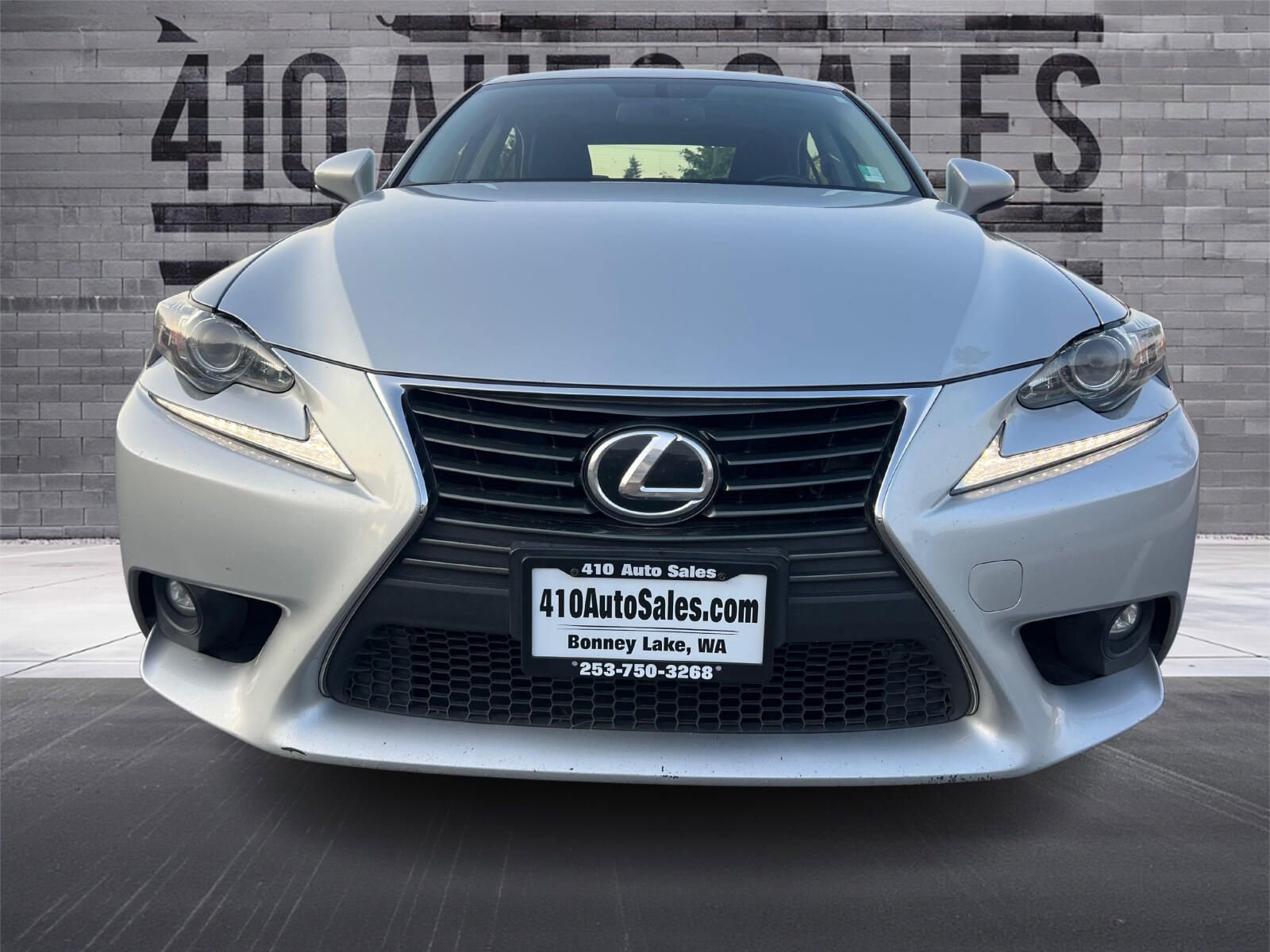 Used 2016 Lexus IS 200t image 5