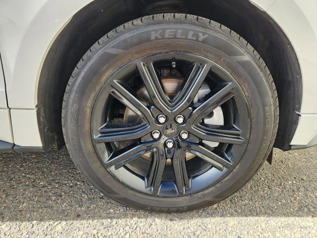Certified 2024 Ford Edge ST-Line w/ Class II Trailer Tow Package image 22