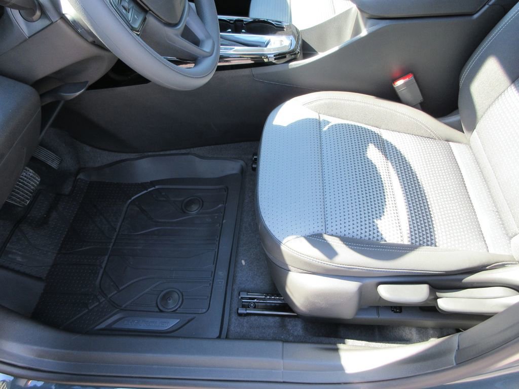 New 2026 Chevrolet Trax LT w/ LPO, Blackout Package FWD image 19