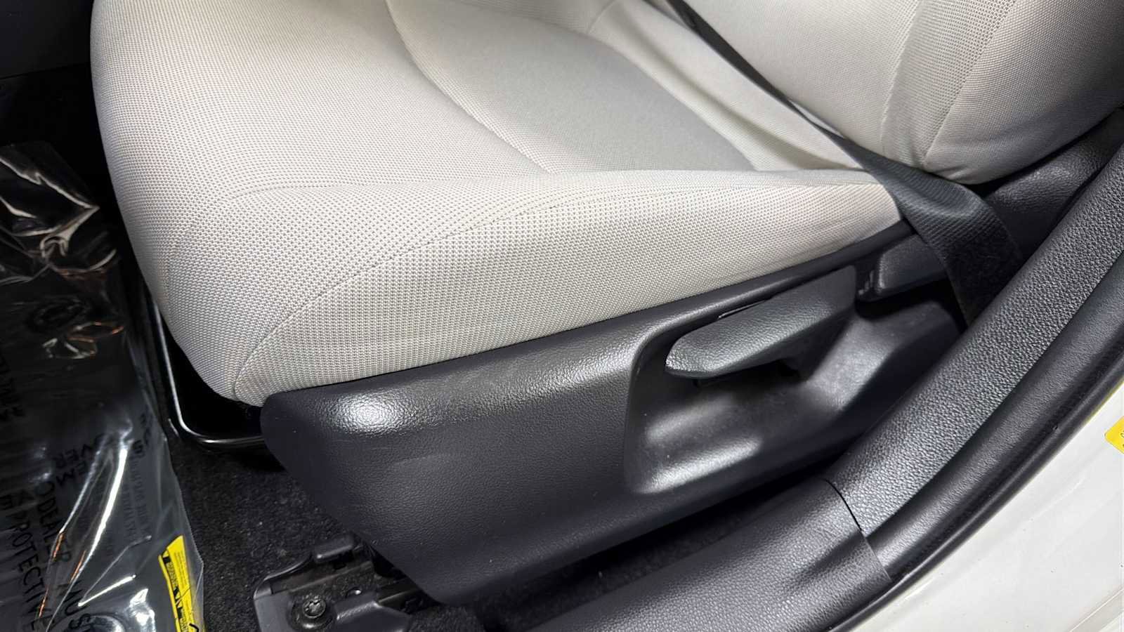 Certified 2021 Toyota Corolla LE FWD image 14