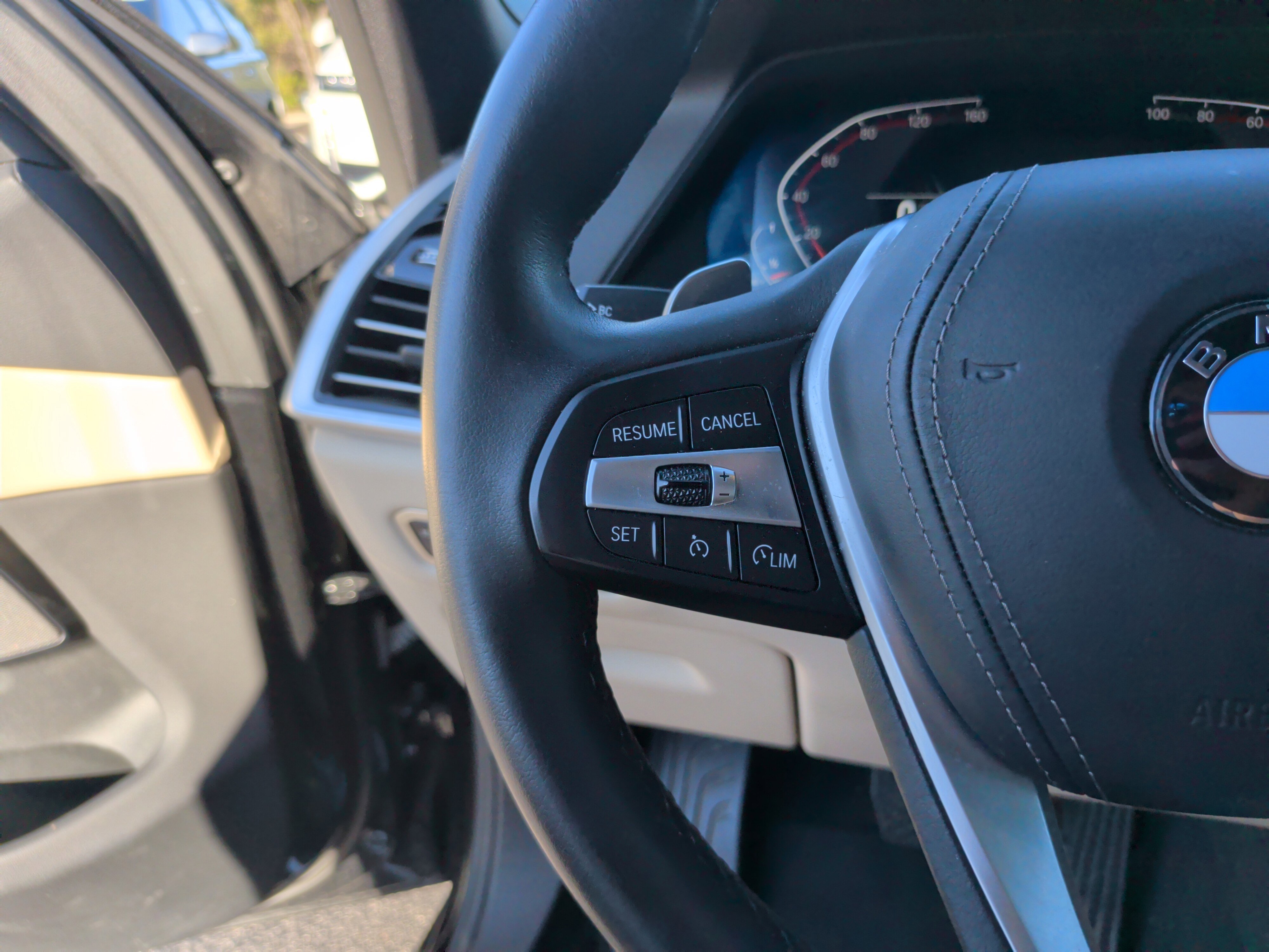 Used 2021 BMW X5 xDrive40i w/ Premium Package image 17