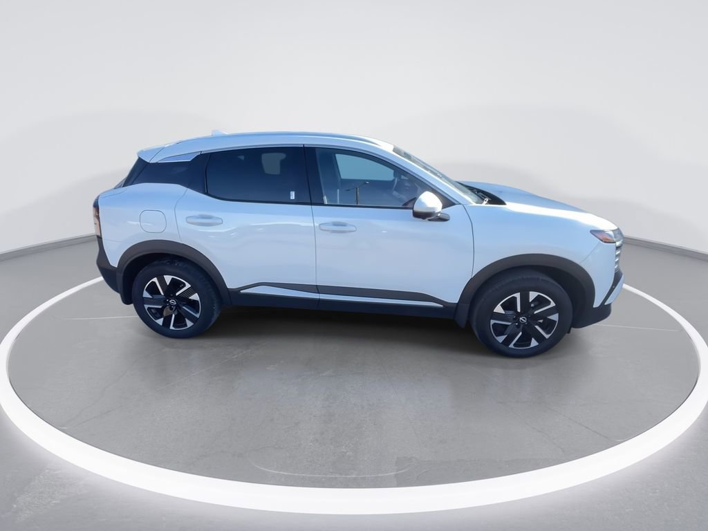 Used 2025 Nissan Kicks SR image 9