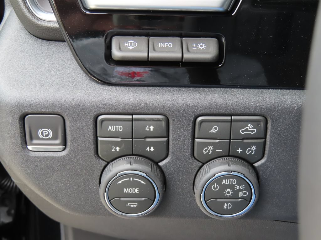 New 2026 Chevrolet Silverado 1500 High Country AWD/4WD image 16