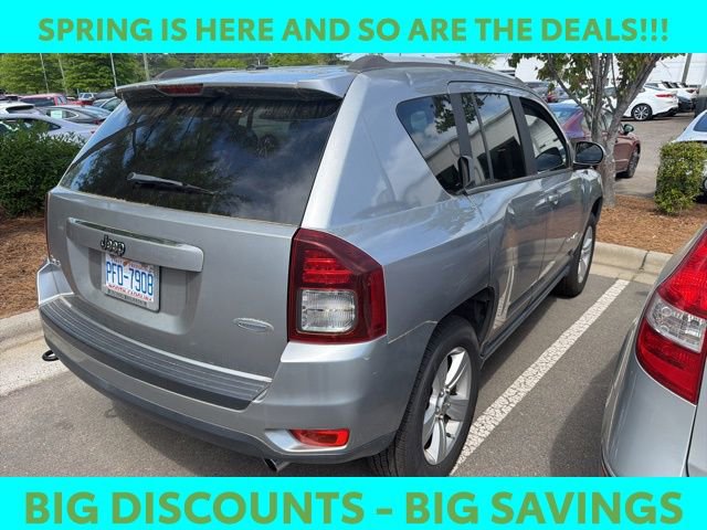 Used 2015 Jeep Compass Latitude image 3