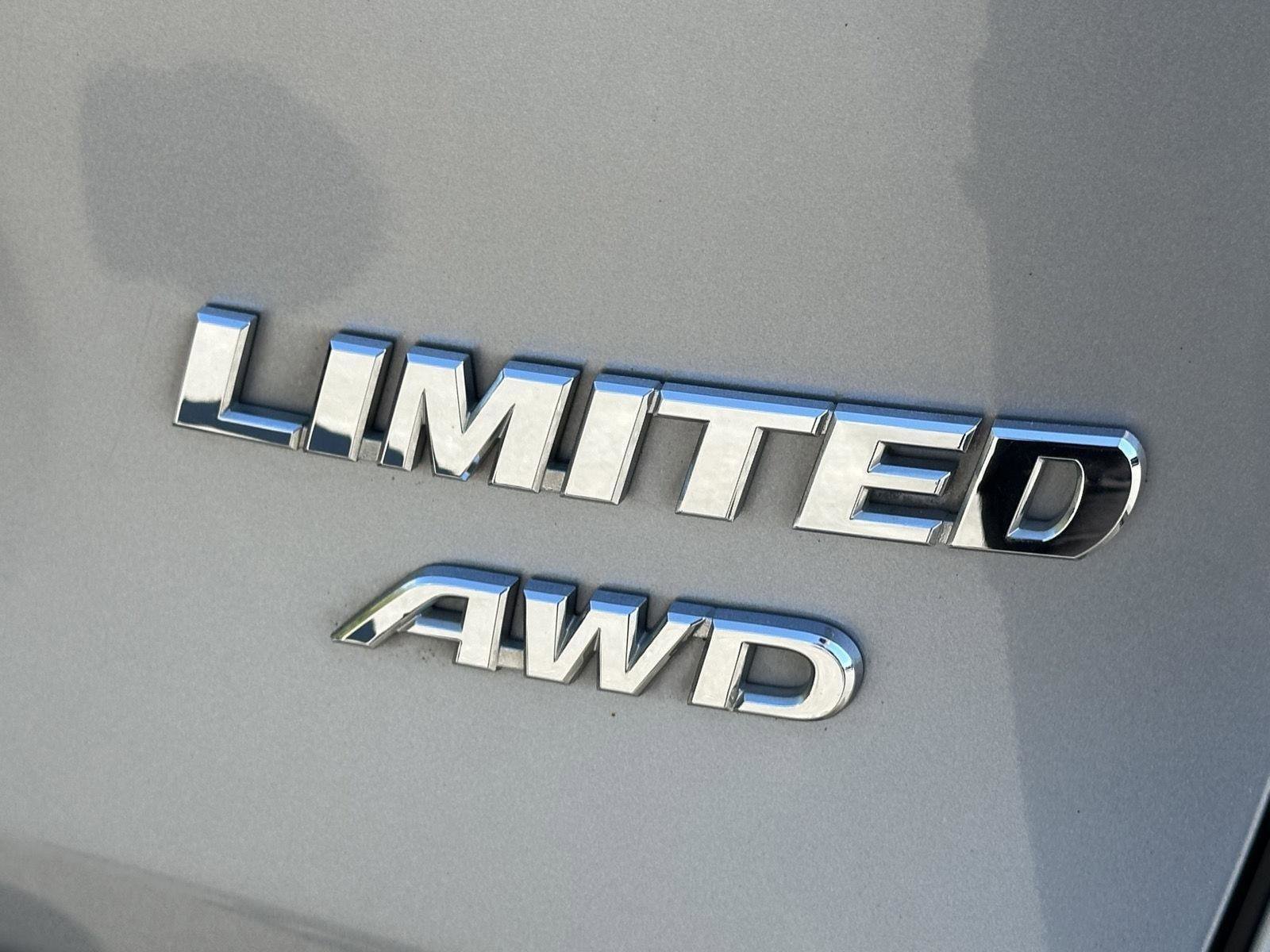 Used 2020 Toyota RAV4 Limited image 10