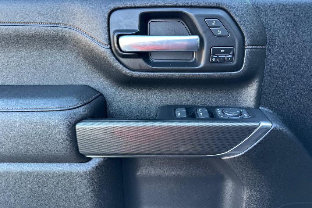 Used 2022 GMC Sierra 2500 AT4 image 11