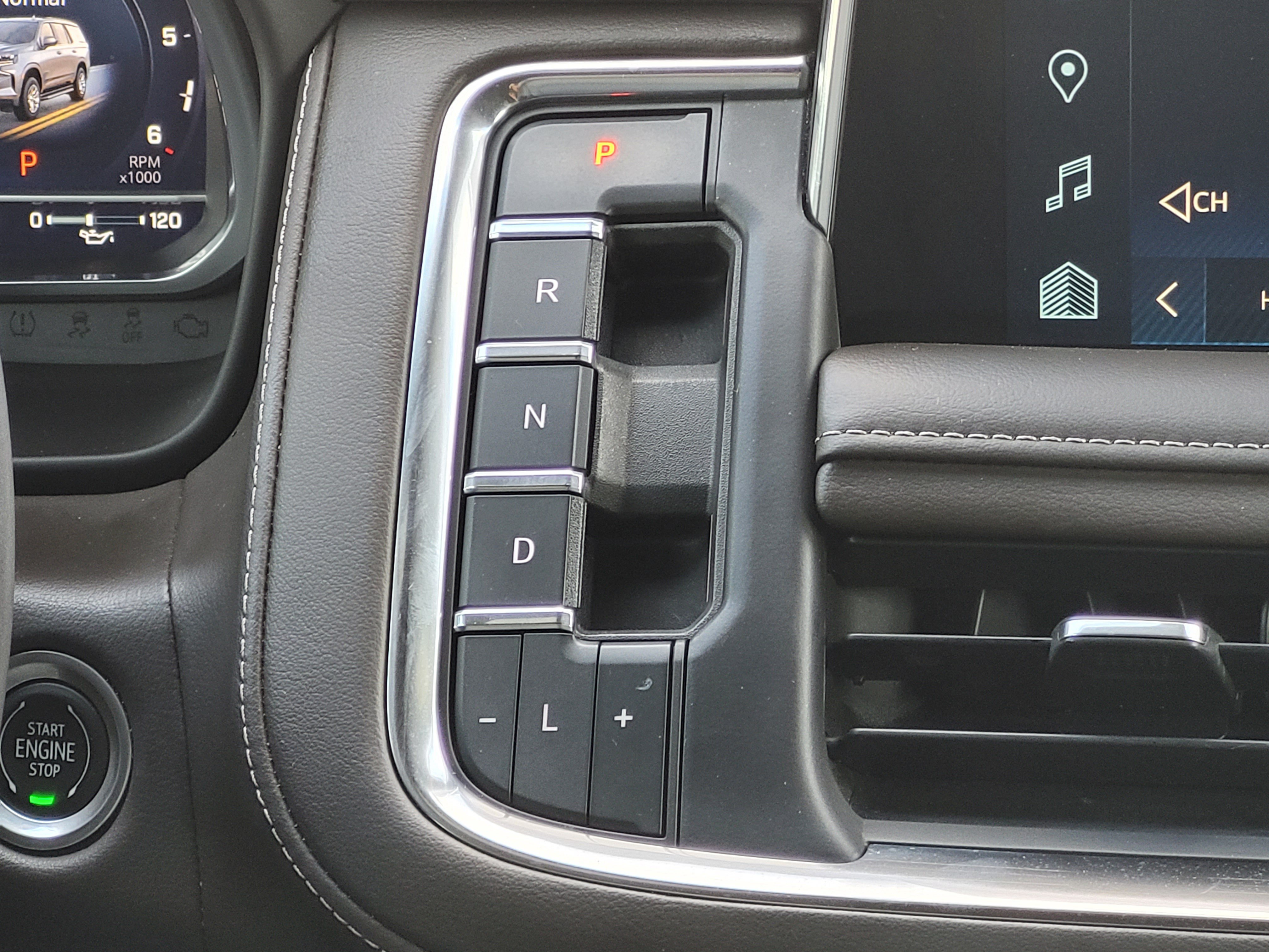 Used 2022 Chevrolet Tahoe LT w/ Luxury Package RWD image 17