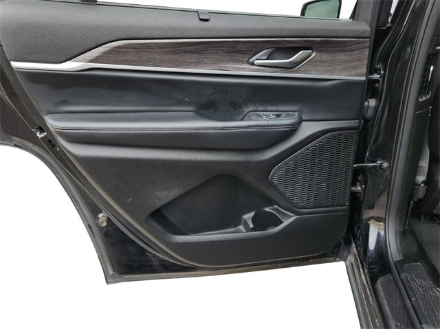 Used 2024 Jeep Grand Cherokee L Limited w/ Luxury Tech Group II image 23