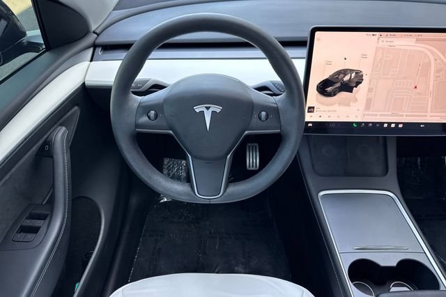 Used 2022 Tesla Model Y Performance AWD/4WD image 16