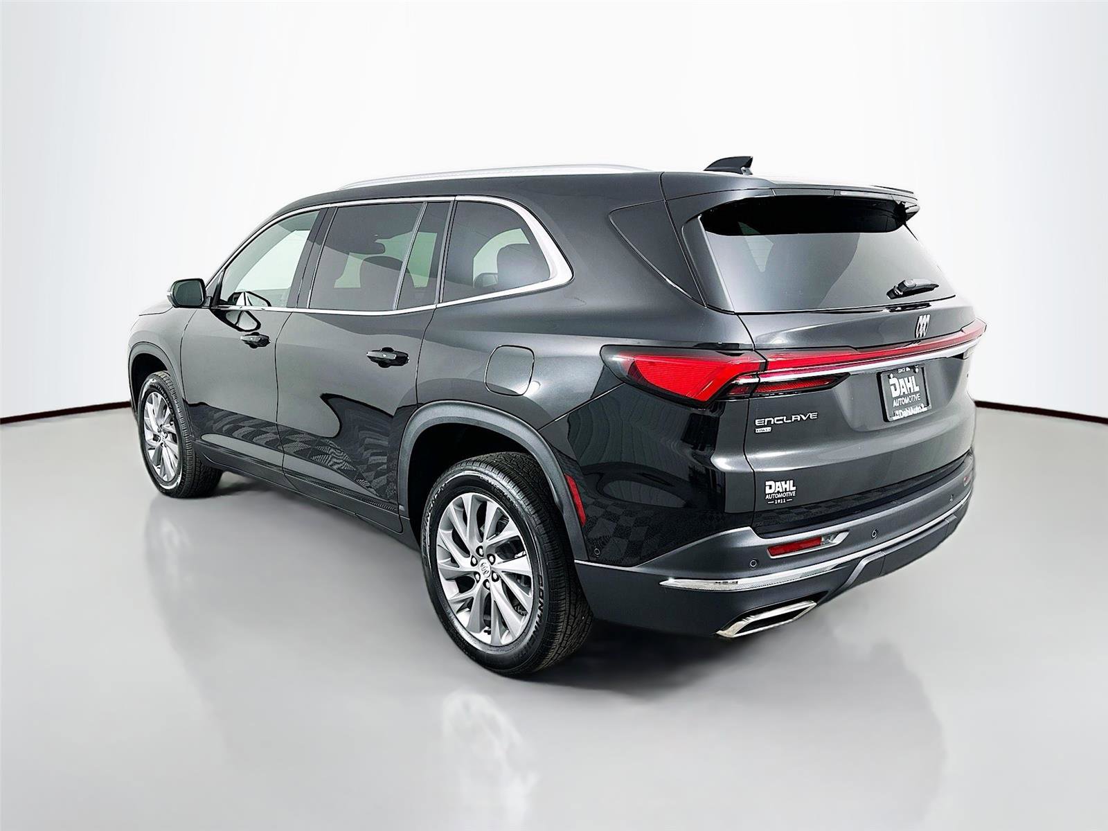 Used 2025 Buick Enclave Preferred w/ Super Cruise Package image 10