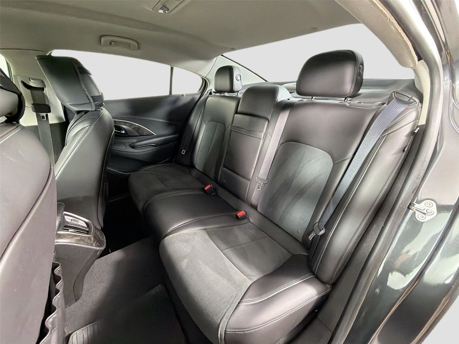 Used 2015 Buick LaCrosse FWD image 23