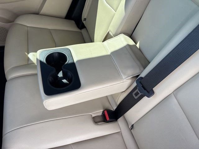 Used 2019 Cadillac XT5 FWD image 32