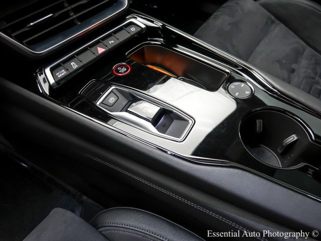 Used 2022 Audi e-tron GT Premium Plus image 22
