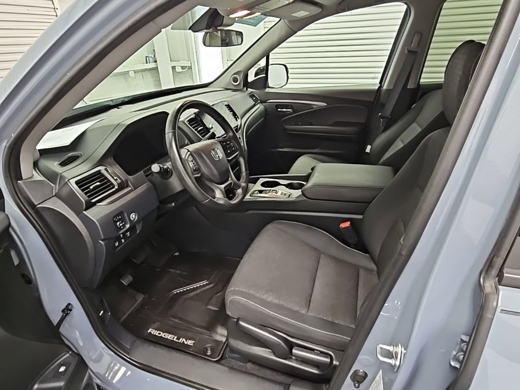Used 2024 Honda Ridgeline Sport image 11