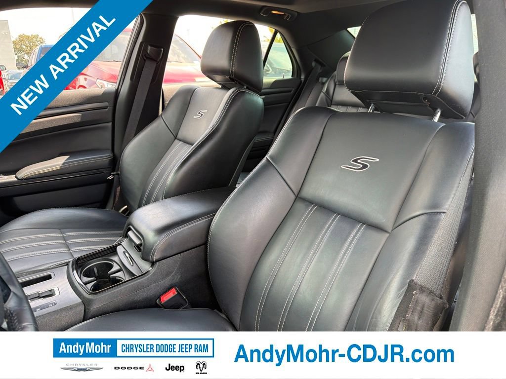 Used 2014 Chrysler 300 S w/ Light Group RWD image 8