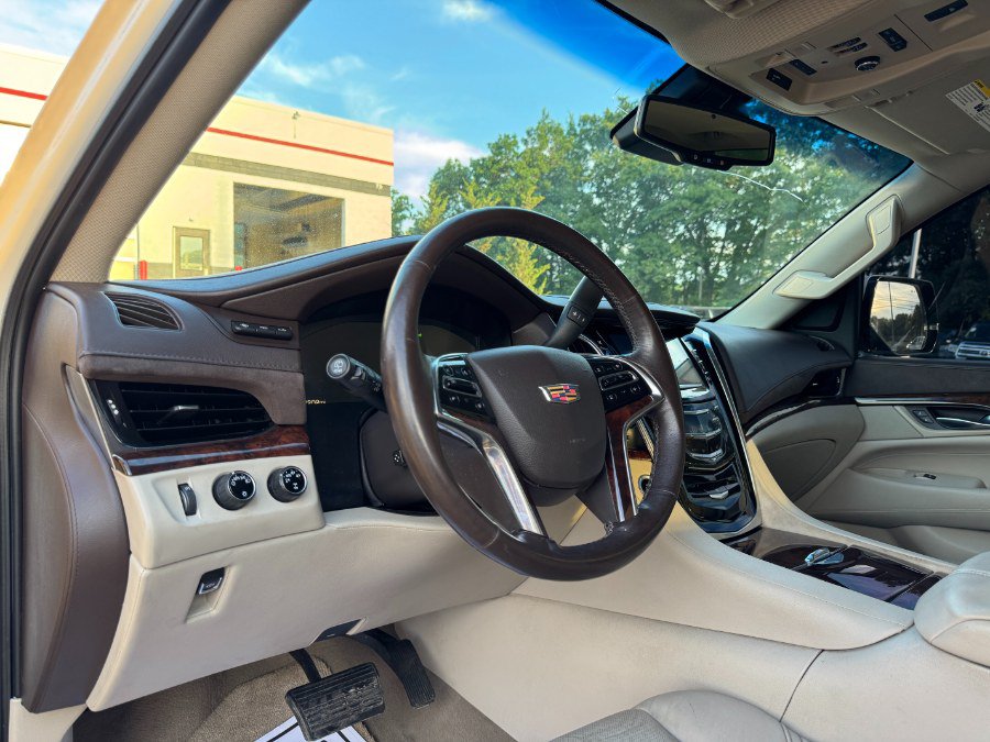 Used 2015 Cadillac Escalade Premium AWD/4WD image 14