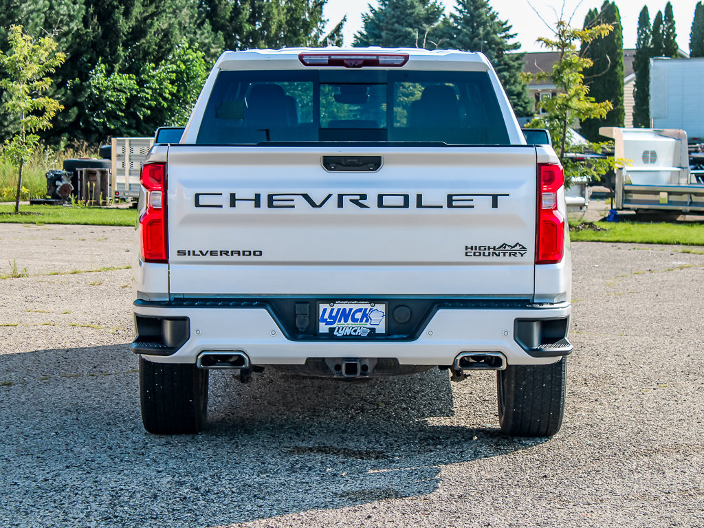 Used 2024 Chevrolet Silverado 1500 High Country w/ Technology Package AWD/4WD image 3