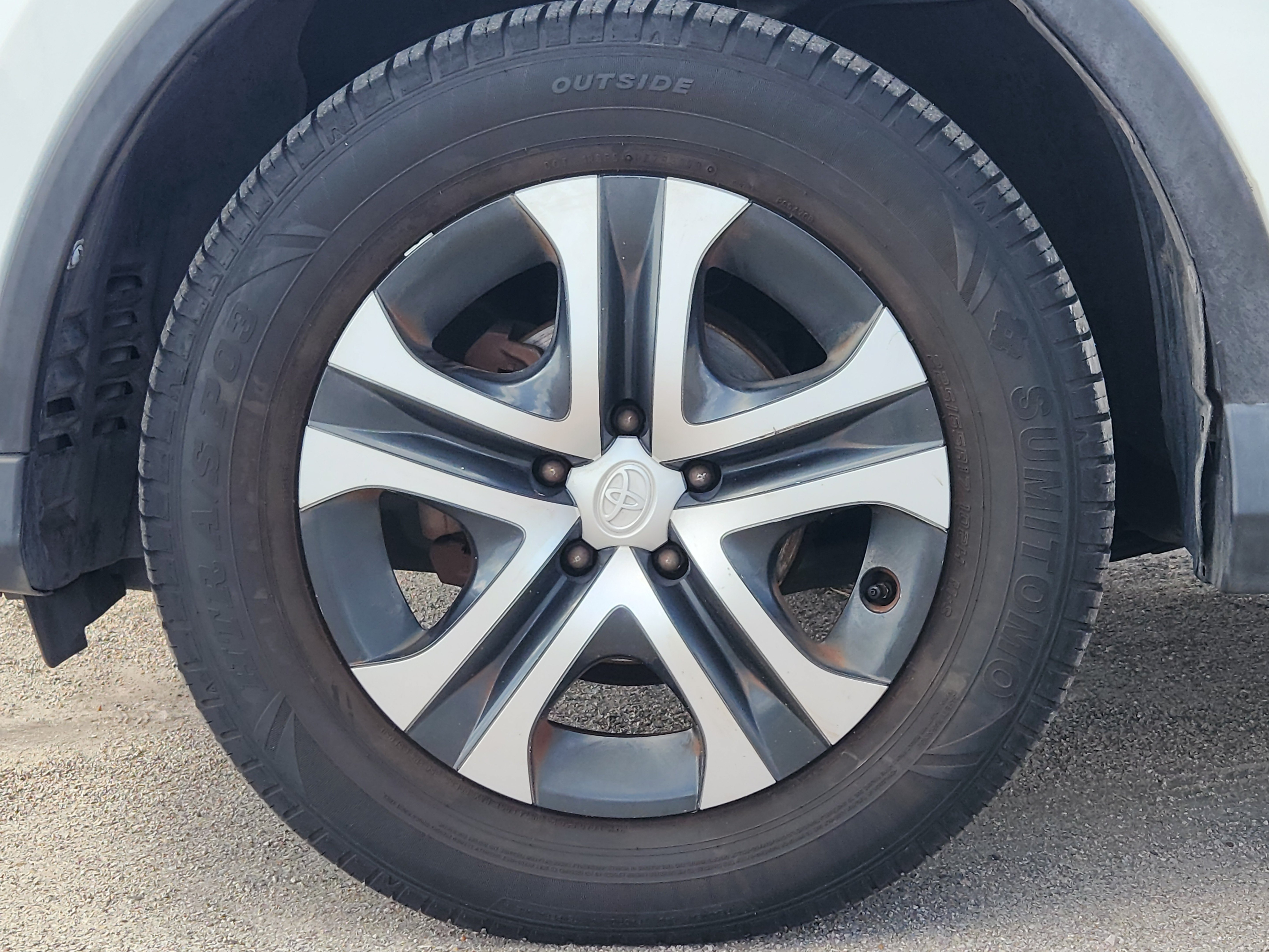 Used 2017 Toyota RAV4 LE FWD image 7