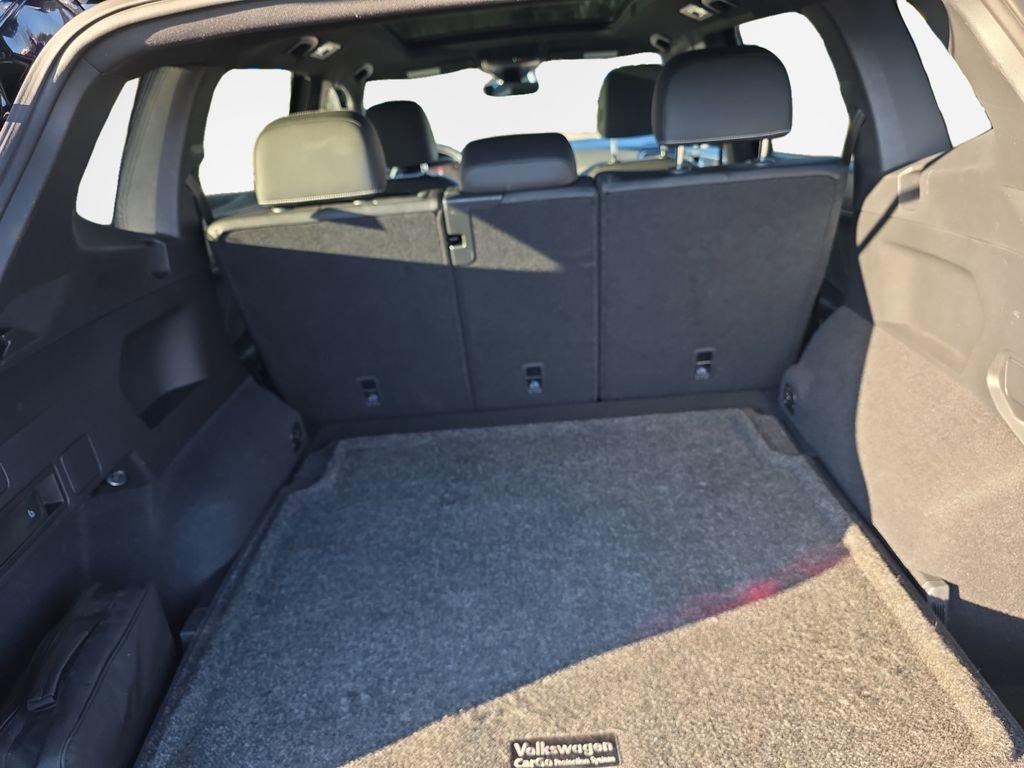 Used 2023 Volkswagen Tiguan SE R-Line image 24