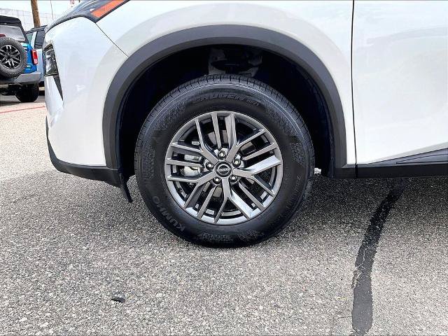 Certified 2026 Nissan Rogue SV AWD/4WD image 7