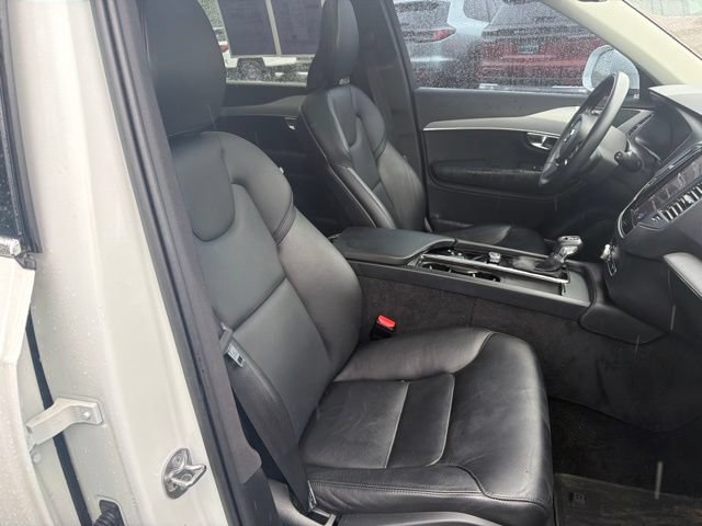 Used 2022 Volvo XC90 T5 Momentum w/ Climate Package AWD/4WD image 11