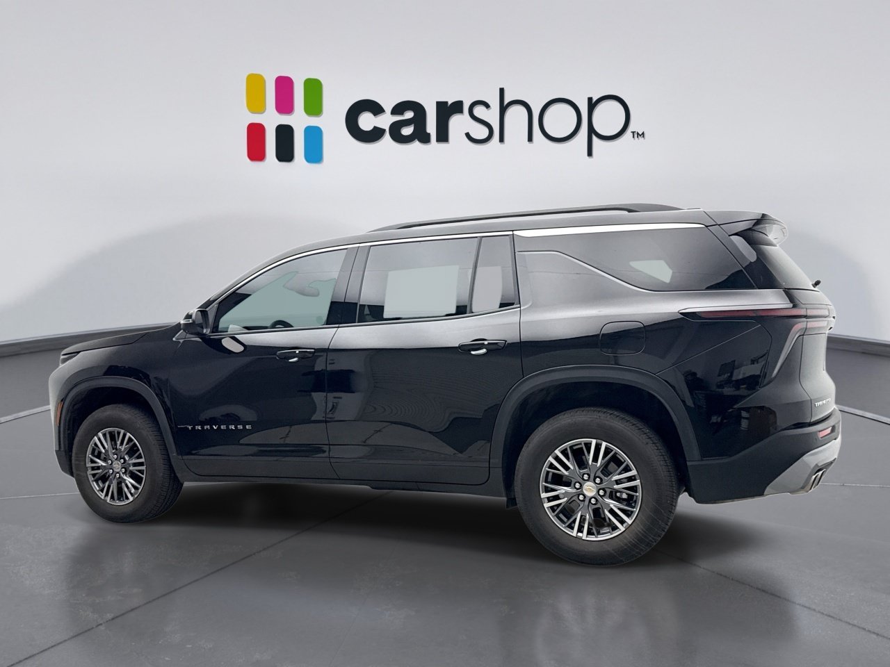 Used 2025 Chevrolet Traverse LT w/ Driver Confidence Package FWD image 3