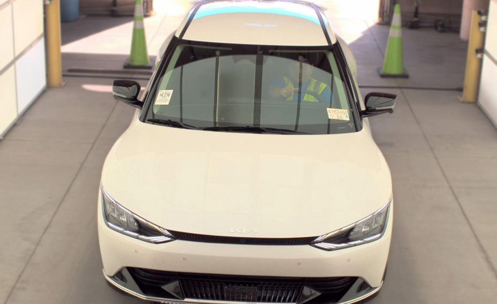 Certified 2023 Kia EV6 Wind w/ Wind Technology Package AWD/4WD image 3