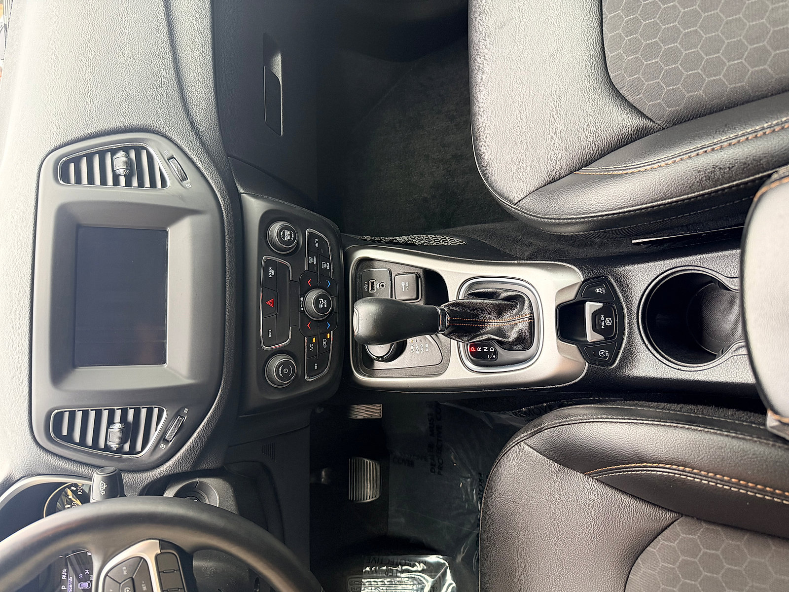 Used 2019 Jeep Compass Latitude w/ Cold Weather Group AWD/4WD image 12