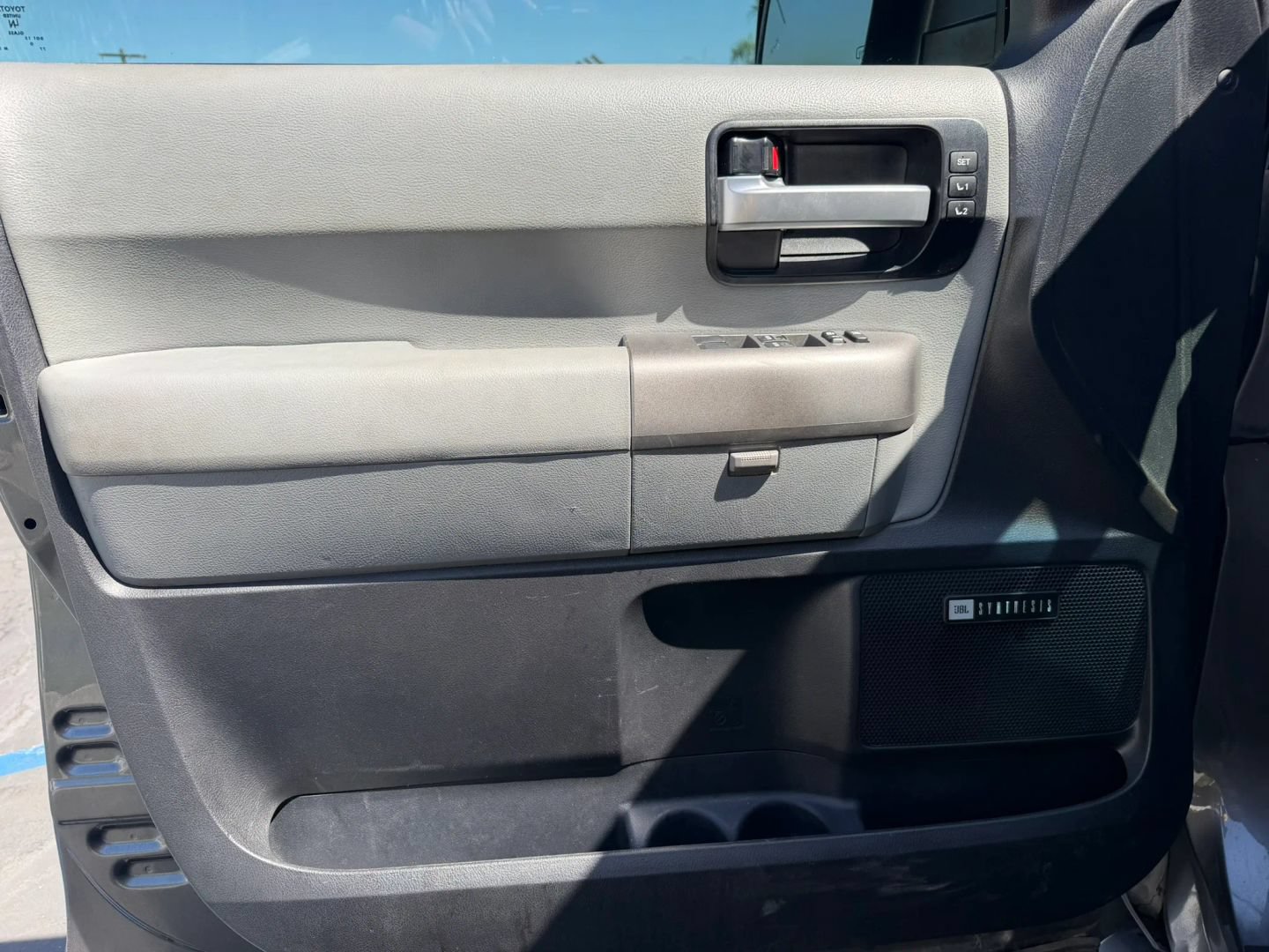 Used 2016 Toyota Sequoia Limited w/ Safety & Convenience Package AWD/4WD image 9