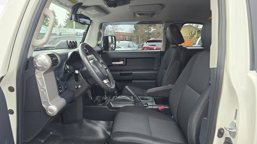 Used 2014 Toyota FJ Cruiser 4WD w/ Convenience Package image 24