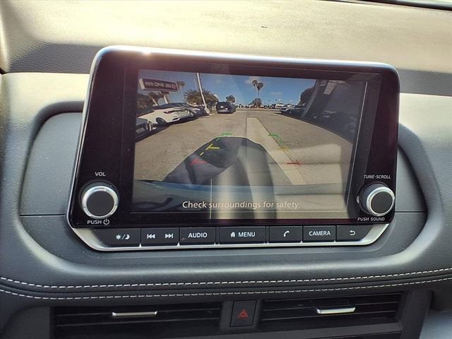 Used 2023 Nissan Rogue SV w/ SV Premium B Package FWD image 6