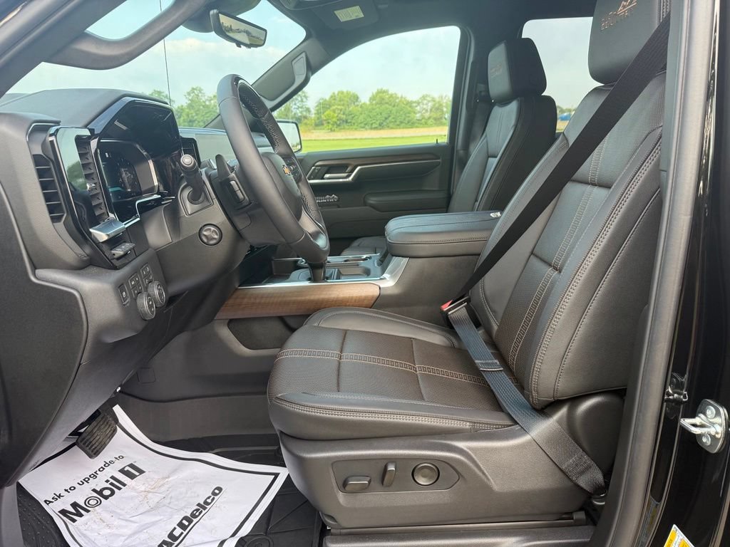 Used 2026 Chevrolet Silverado 1500 High Country w/ High Country Premium Package AWD/4WD image 29