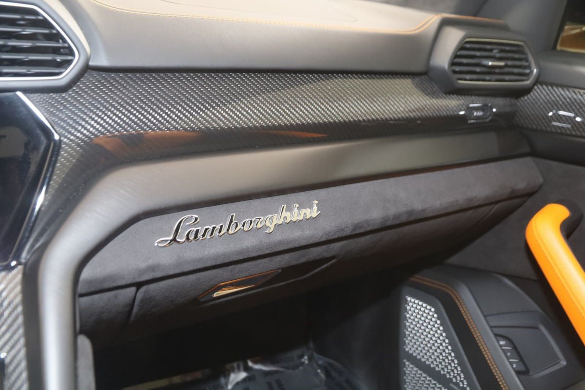 Used 2021 Lamborghini Urus AWD/4WD image 48