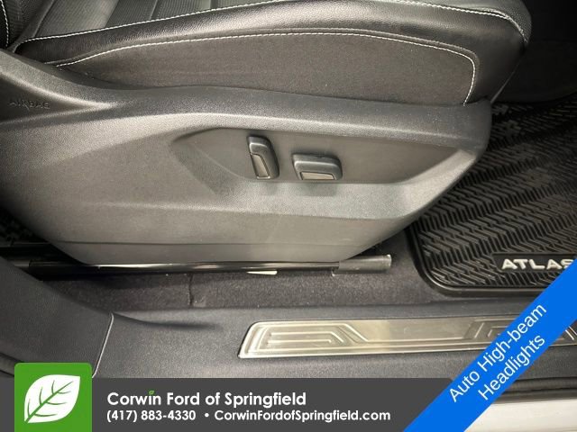 Used 2024 Volkswagen Atlas SEL image 11