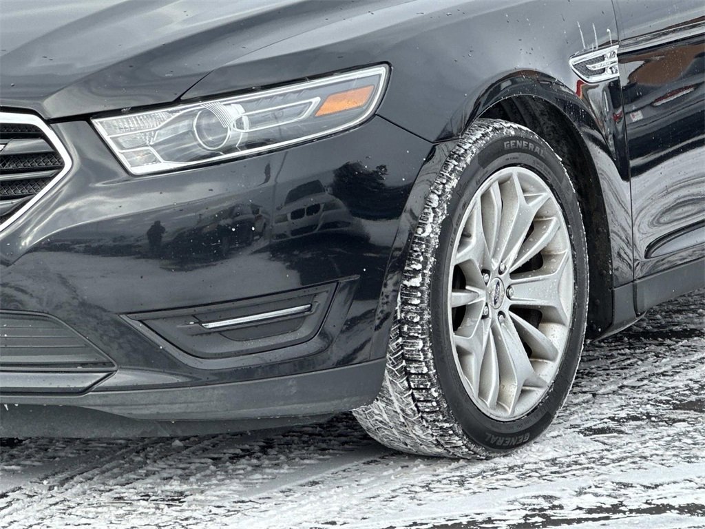 Used 2016 Ford Taurus Limited image 8