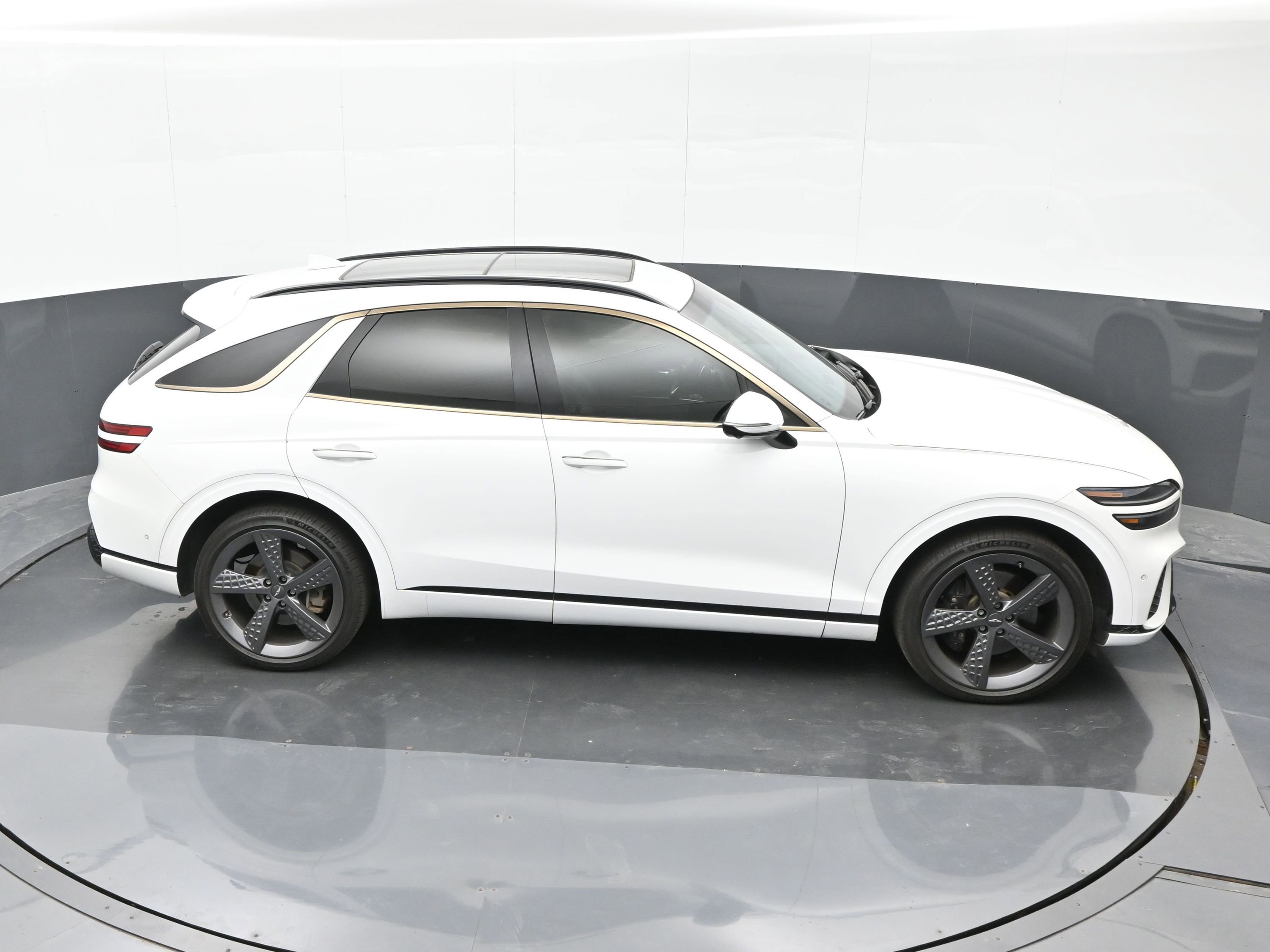 Used 2022 Genesis GV70 3.5T Sport w/ Sport Prestige Package image 38