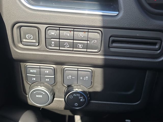 Used 2022 Chevrolet Tahoe Z71 w/ Luxury Package image 27