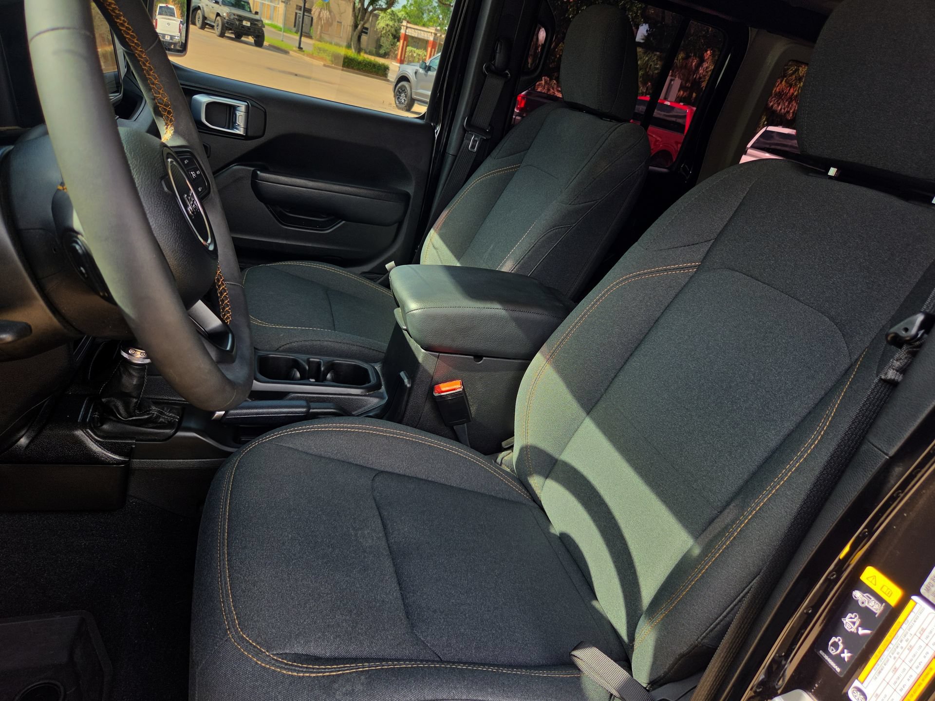 Used 2024 Jeep Wrangler Unlimited Sport AWD/4WD image 13
