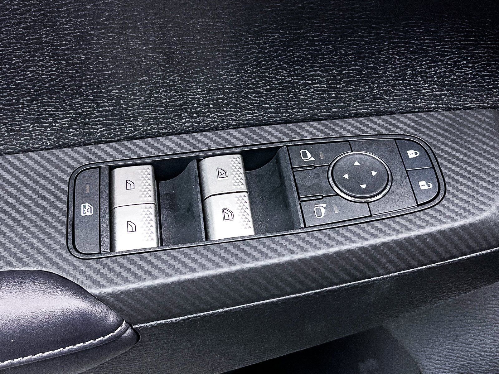 New 2025 Mitsubishi Outlander ES image 10